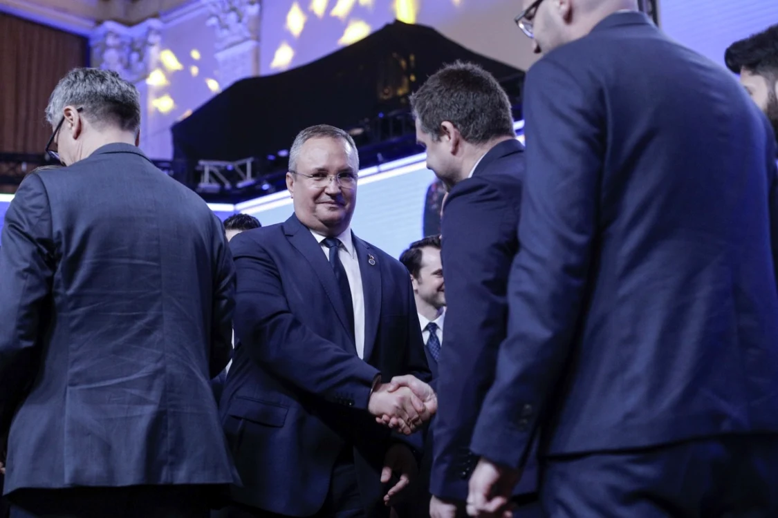 Nicolae Ciucă în rândul colegilor liberali FOTO Inquam Photos