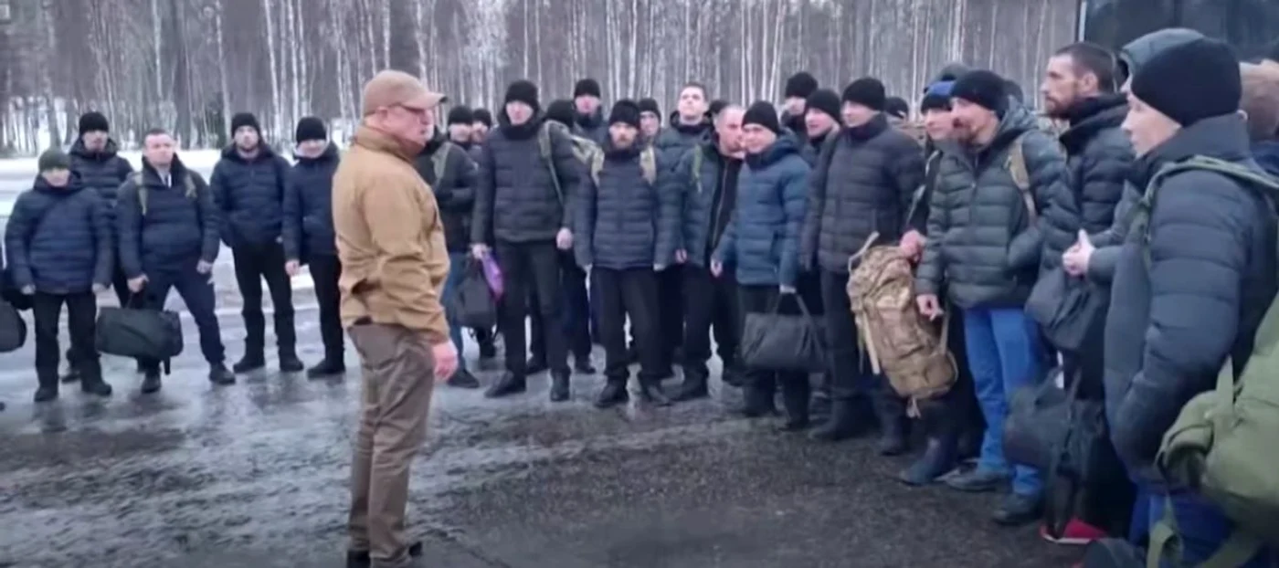 Prigojin alături de foști combatanți care și au încheiat misiunea în Ucraina  Foto Captură video YouTube jpg