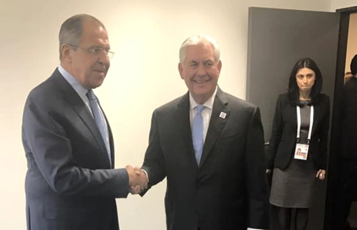 Prima întâlnire între Serghei Lavrov (stânga) şi Rex Tillerson (dreapta) FOTO Facebook/Maria Zaharova