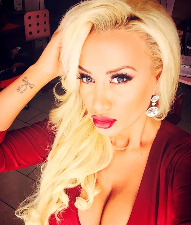 
    Simiona Trașcă afost bătutăfacebook  