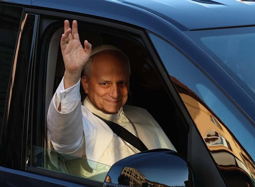 Ce mașină folosește Papa Leon al XIV-lea. Autoturismul este securizat