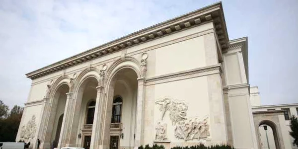 opera romana refacuta