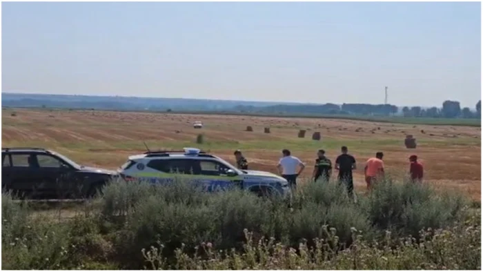 Doi tineri au fost loviţi cu maşina pe un câmp din Vaslui, după o şicanare în trafic. Unul dintre ei a murit, iar altul este în stare gravă