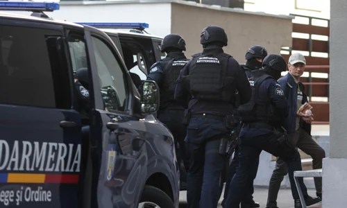 Alexandru Bălan este adus de jandarmi la DIICOT FOTO Inquam / George Călin