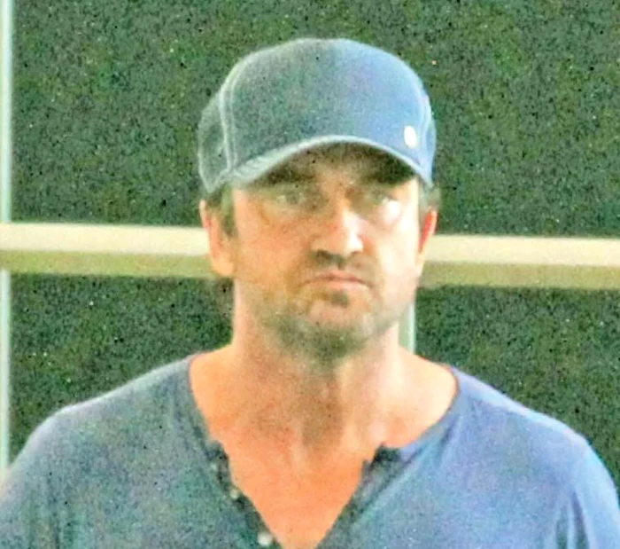 Gerard Butler a fost surprins la zona VIP