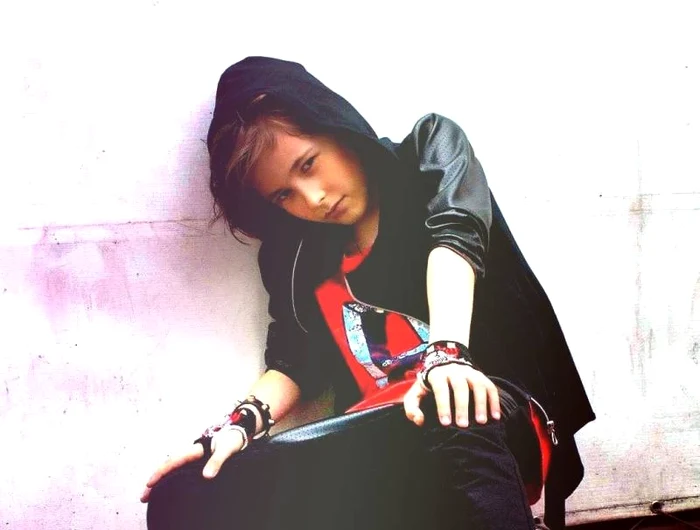 Theo are doar 10 ani, dar deja cântă pe aceeaşi scenă cu Andreea BălanFoto: Arhiva personală