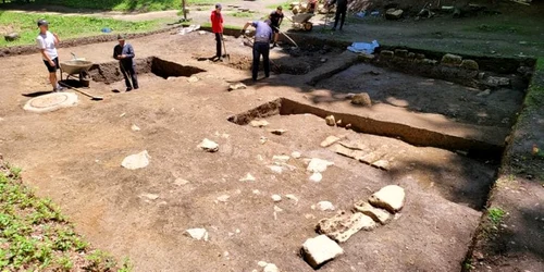 satier arheologic la sarmizegetusa regia foto cj hunedoara