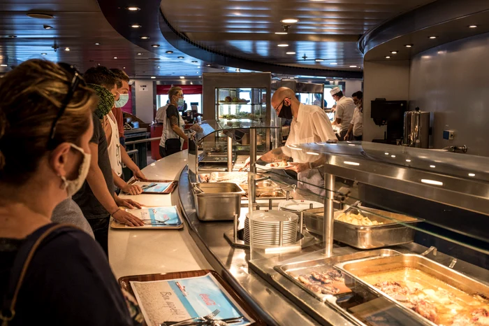 
    Grecia se confruntă cu o creștere a numărului de cazuri de Covid-19 după ce și-a deschis granițele pentru turiștifoto: Getty Images  