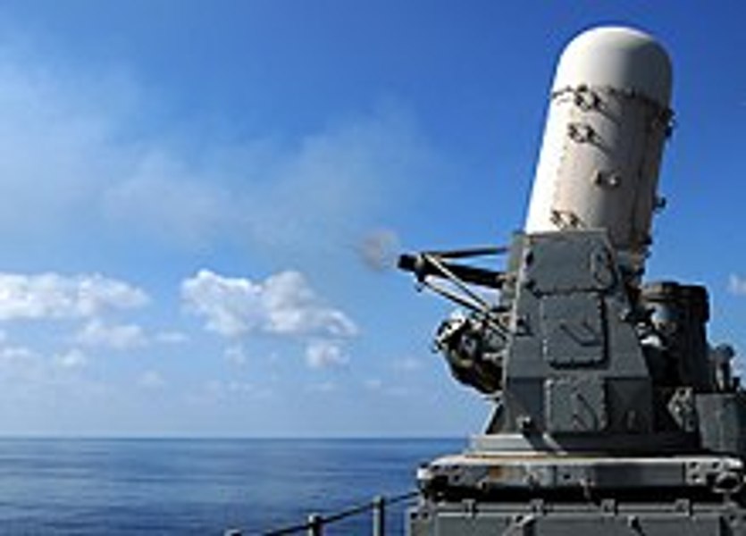 Un distrugător american a evitat în ultimul moment o rachetă lansată de rebelii Houthi