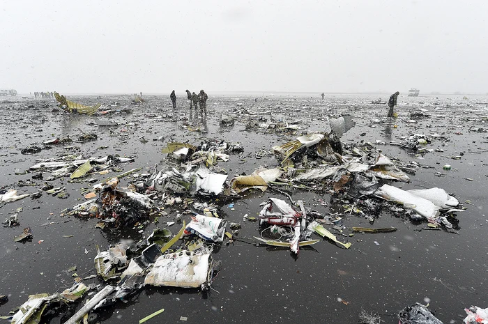 Explozia a dezintegrat complet  aeronava şi i-a ucis pe loc pe pasageri