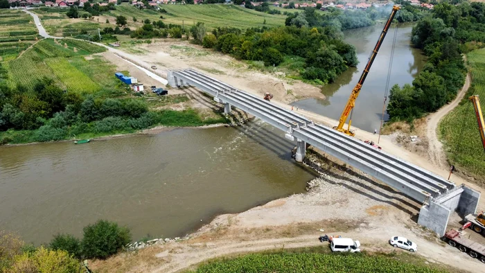 Noul pod de peste Mureș, în timpul construcției FOTO Oprea Cristian