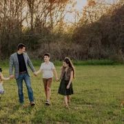 Familie Taylor Megan Kovar in jurul lumii foto The Money Couple jpg