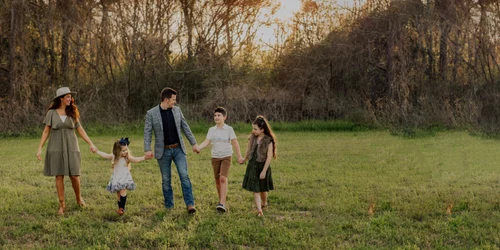 Familie Taylor Megan Kovar in jurul lumii foto The Money Couple jpg