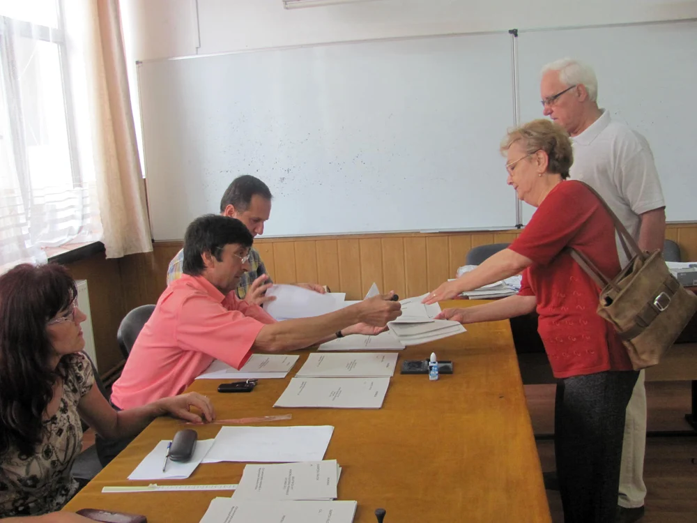 Primarii din judet sunt chemaţi de prefect să înceapă reactualizarea listelor electorale de la refendumul din 29 iulie