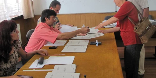 Primarii din judet sunt chemaţi de prefect să înceapă reactualizarea listelor electorale de la refendumul din 29 iulie