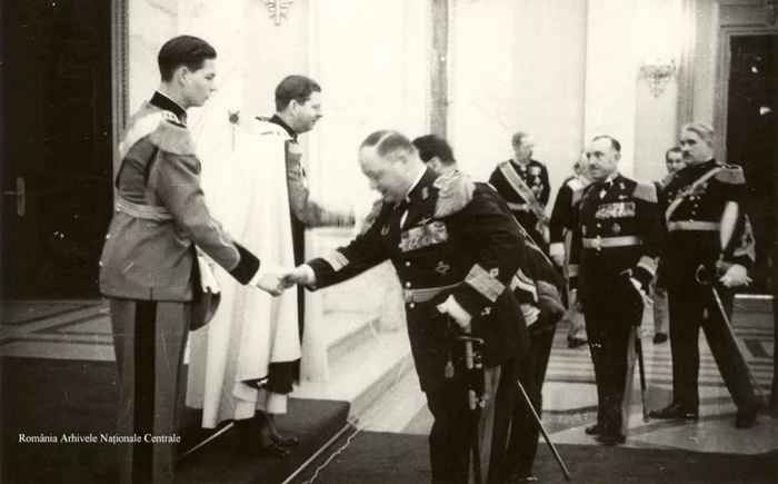 Regele Mihai, atunci Principele Mihai, si Carol al II lea la Seara Corpului Diplomatic Arhivele Naționale Centrale, Casa Regală jpg