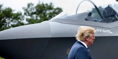 Trump si F-35 FOTO AFP