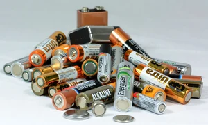 batteries 3004318 1280 jpg