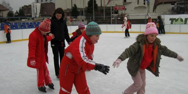 Patinoarul va fi inaugurat azi