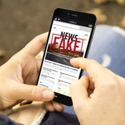 Fake News FOTO Shutterstock