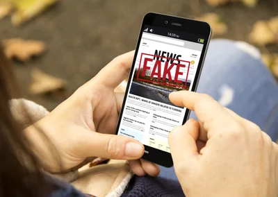 Fake News FOTO Shutterstock