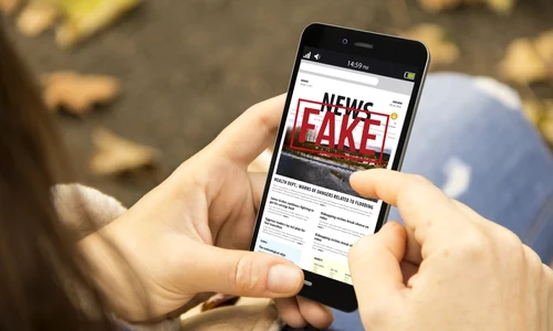 Fake News FOTO Shutterstock