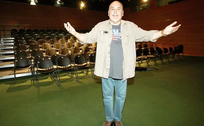 Pe afişul vechi al spectacolului apărea şi Papaiani