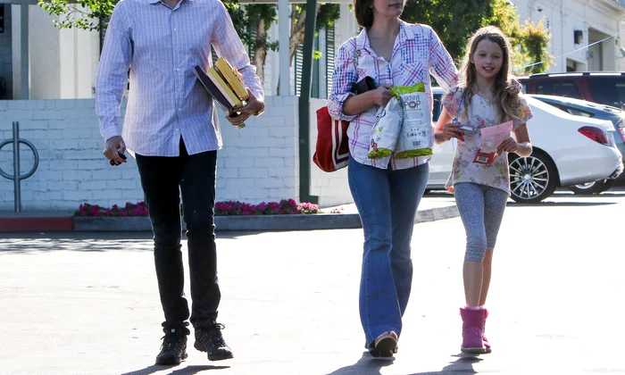 Exclusive    Milla Jovovich Out And Abuot With Her Family In LA jpeg