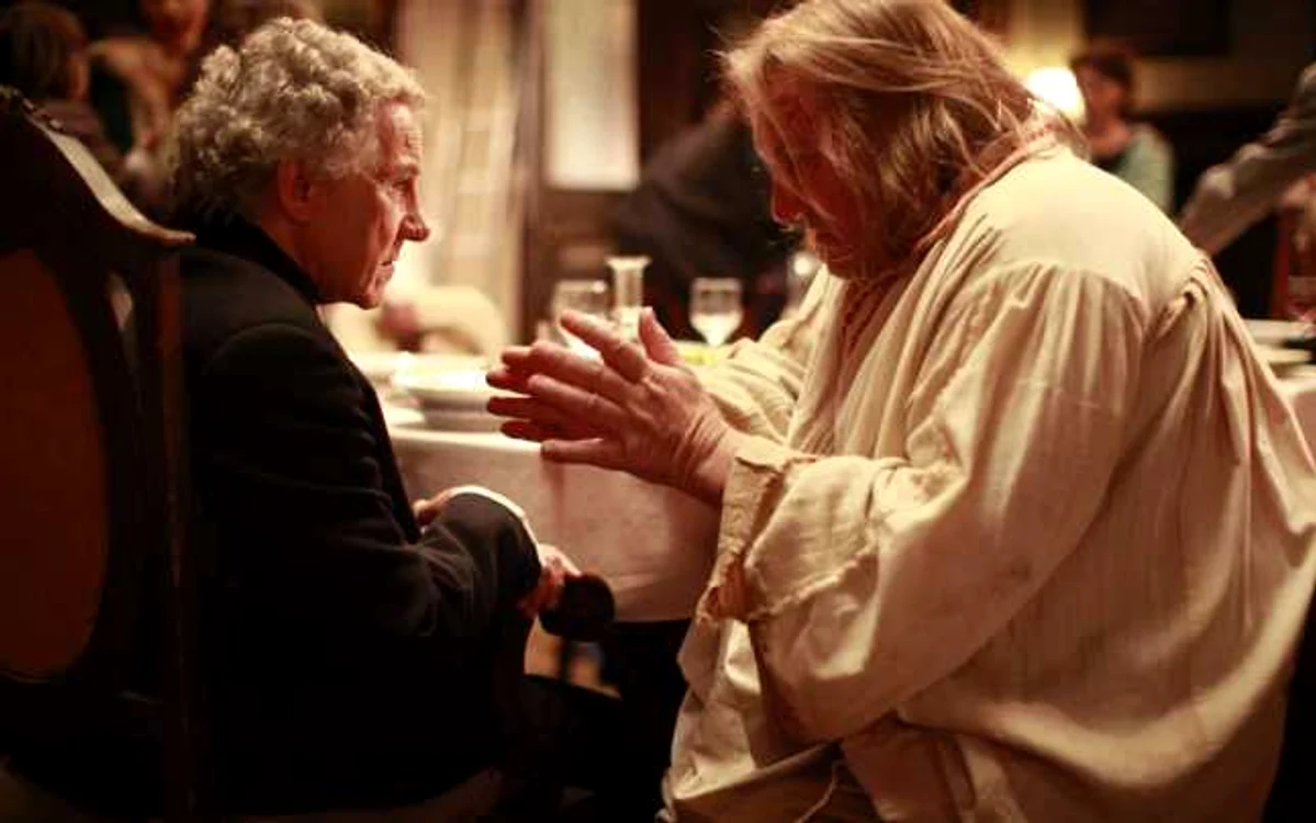 Harvey Keitel şi Gérard Depardieu, preotul şi
nebunul satului din filmul „Condamnat la viaţă“ („A Farewell to Fools“)