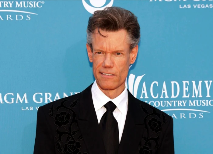 Randy Travis se simte mai bine. FOTO Reuters