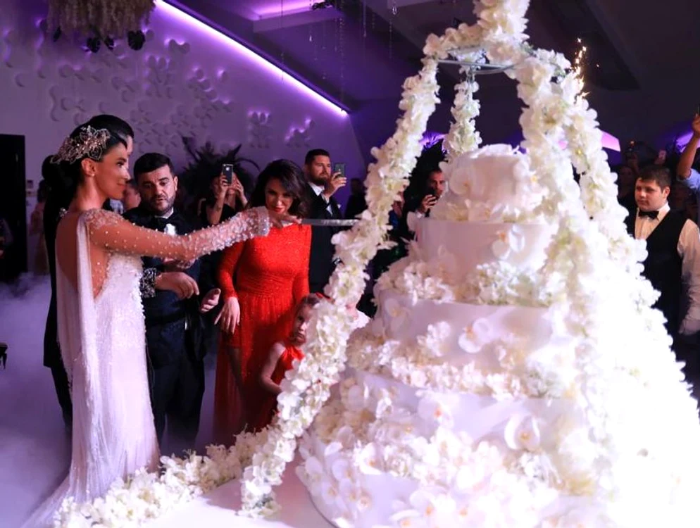 Tortul spectaculos al mirilor Adelina Pestriţu şi Virgil Şteblea 