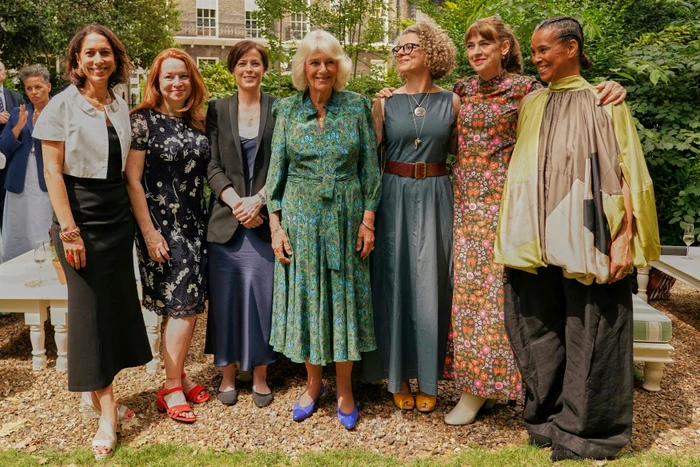 Regina Camilla în rochie cu păuni, Profimedia (2) jpg