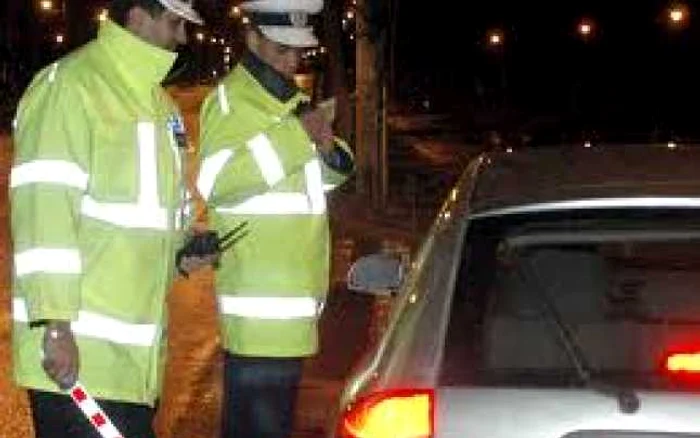 IŞoferii au fost opriţi în trafic de poliţişti FOTO: adevarul.ro