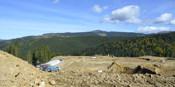 groapa de gunoi mestecanis. FOTO
