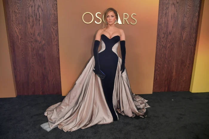 Jennifer Lopez la cea de a 16 a ediție a Premiilor Guvernatorilor, desfășurată la Los Angeles, Profimedia (6) jpg