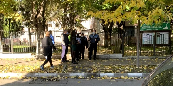 Adolescentă din Râmnicu Vâlcea agresată sexual în plină zi pe o străduţă din apropierea liceului Foto gazetavalceana ro