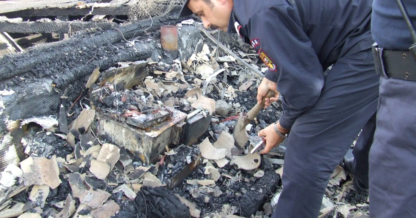 Un magazin alimentar a fost incendiat cu sticle Molotov (Foto arhiva)