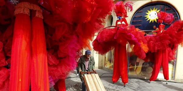Festivalul Internaţional de Teatru Parade