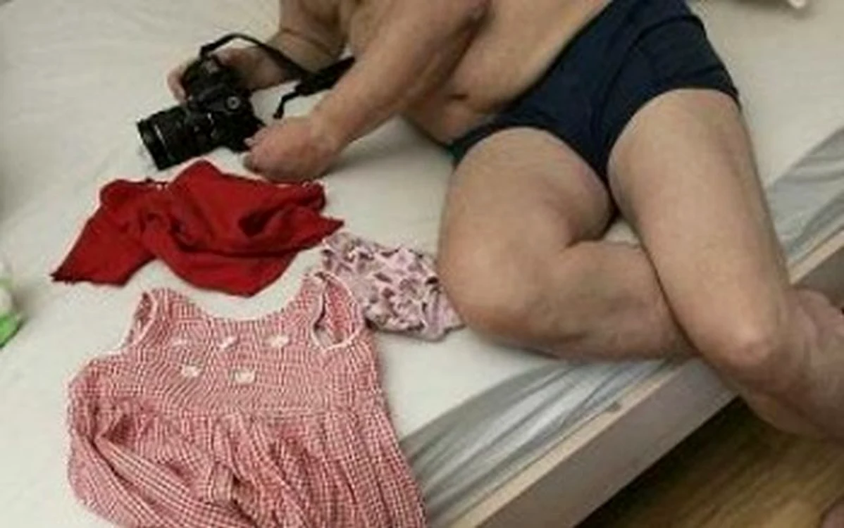 Pedofilul a violat fetița timp de patru ani, cu acordul mamei acesteia