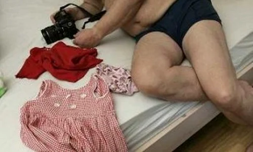 Pedofilul a violat fetița timp de patru ani, cu acordul mamei acesteia jpeg