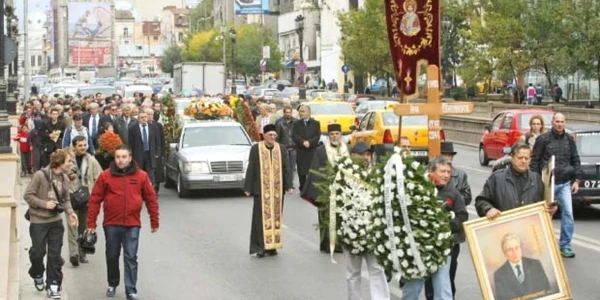 Ţărăniştii l-au condus pe Ion Diaconescu pe ultimul drum 