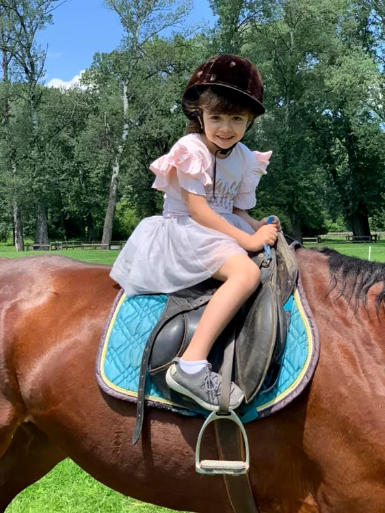 20 livia graur renata karpatia pony show jpg jpeg