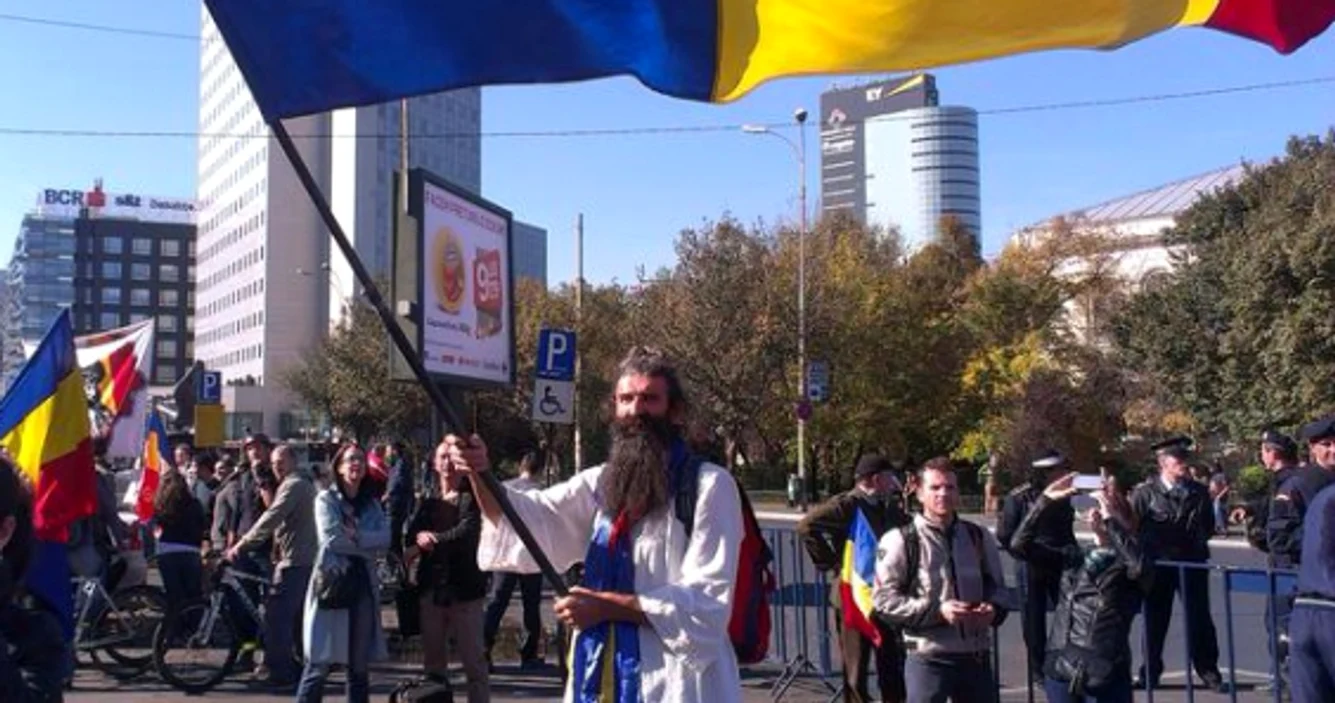 Cezar Avrămuță, cunoscut sub numele de „Stegarul Dac” FOTO: Arhivă