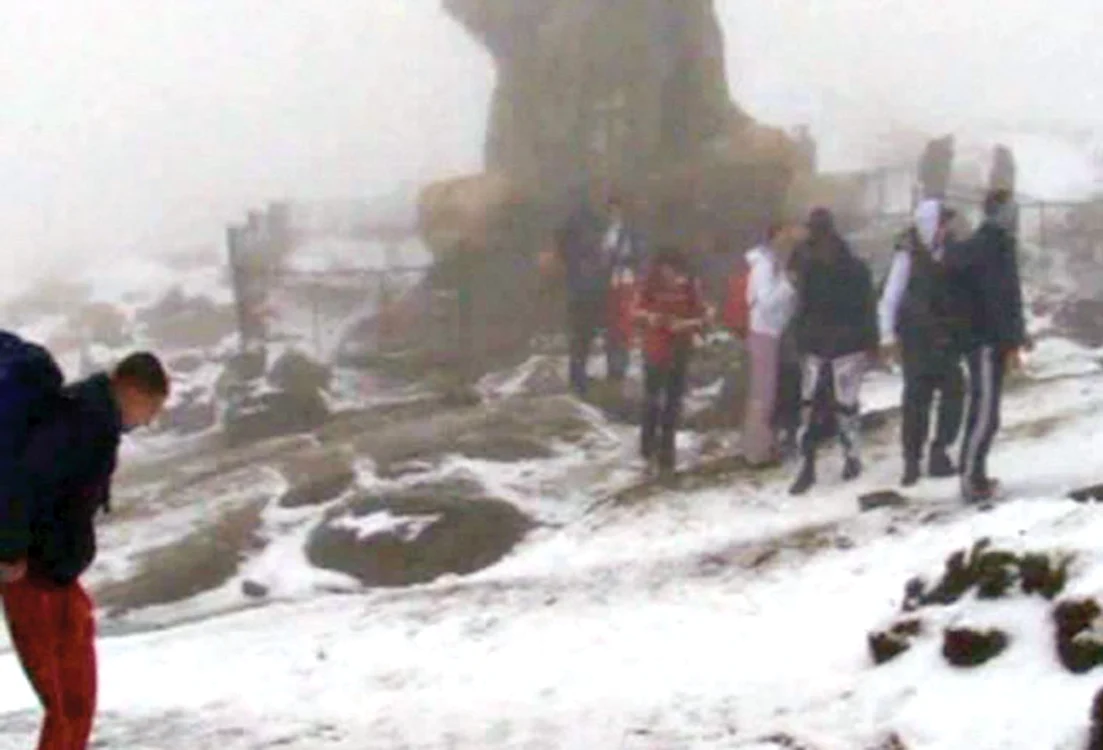 Zăpadă de 15 cm la munte