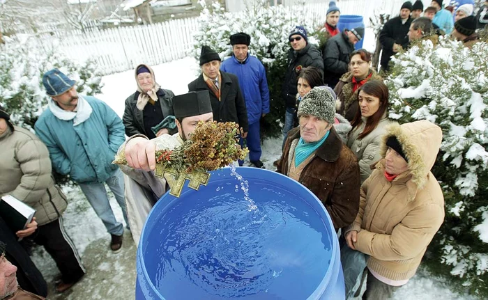 
    Mâine este prima zi de post din an. Iată ce tradiţii respectă românii   
