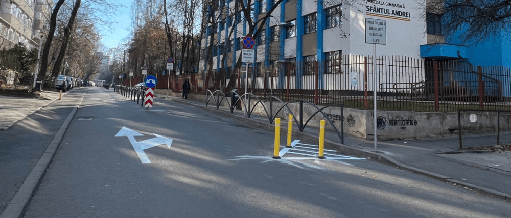 Ce înseamnă sistemul „kiss and ride“ care începe să fie implementat la tot mai multe școli din București