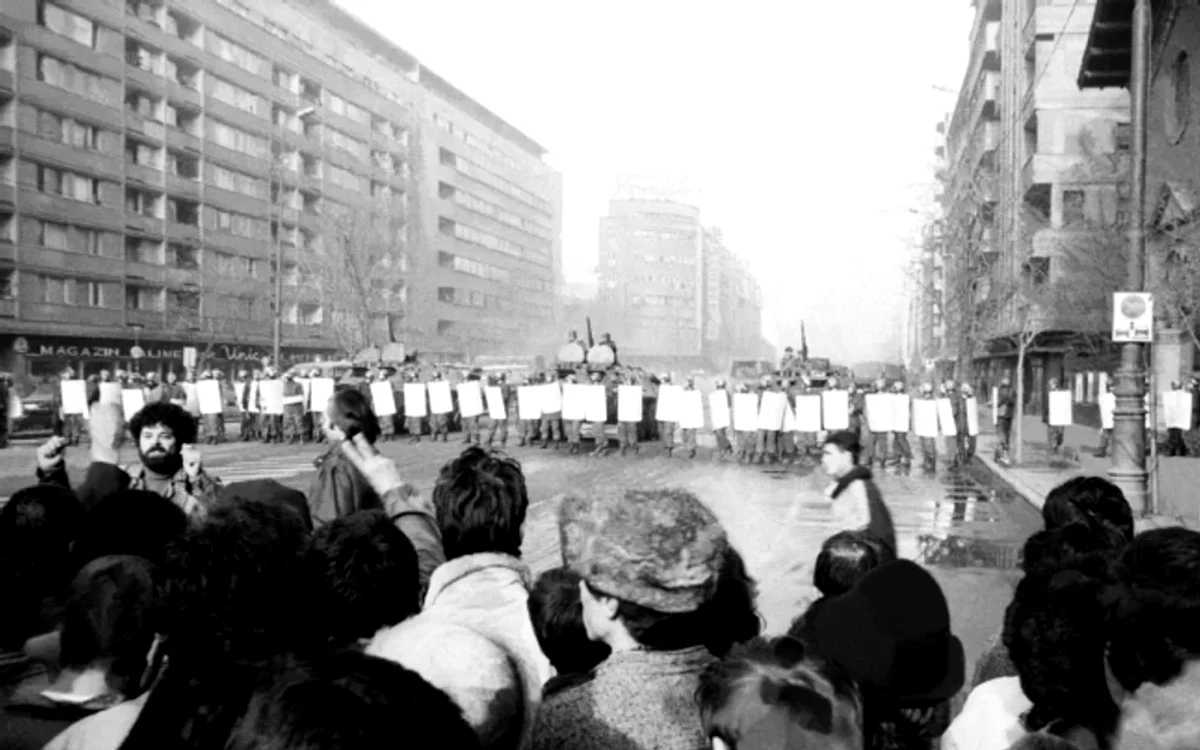 21 Decembrie 1989, Bucureşti. Confruntarea cu trupele de Securitate Sursa irrd.ro