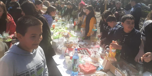 Târgul de Paşte într-o şcoală braşoveană FOTO Ioan Buciumar
