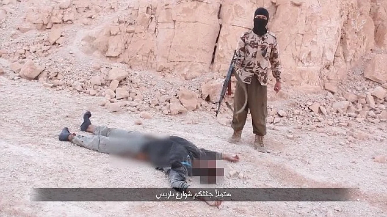 Soldat sirian impuscat in cap de un jihadist francez FOTO Captura video via Daily Mail