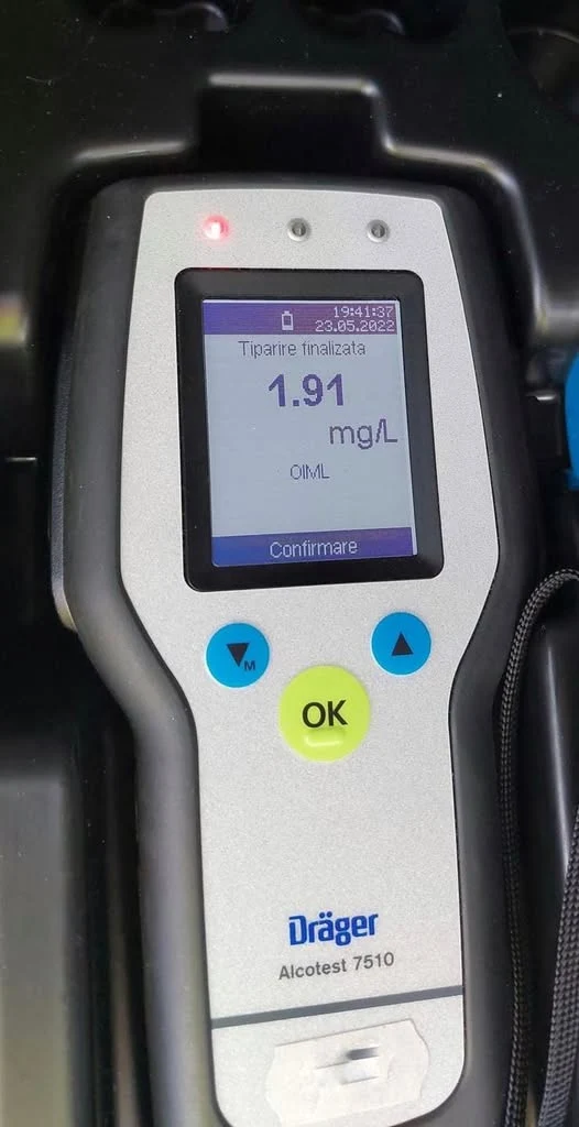 Şoferul unui autobuz pentru transportul elevilor din Arad, prins beat la volan. În mașină se aflau 25 de copii